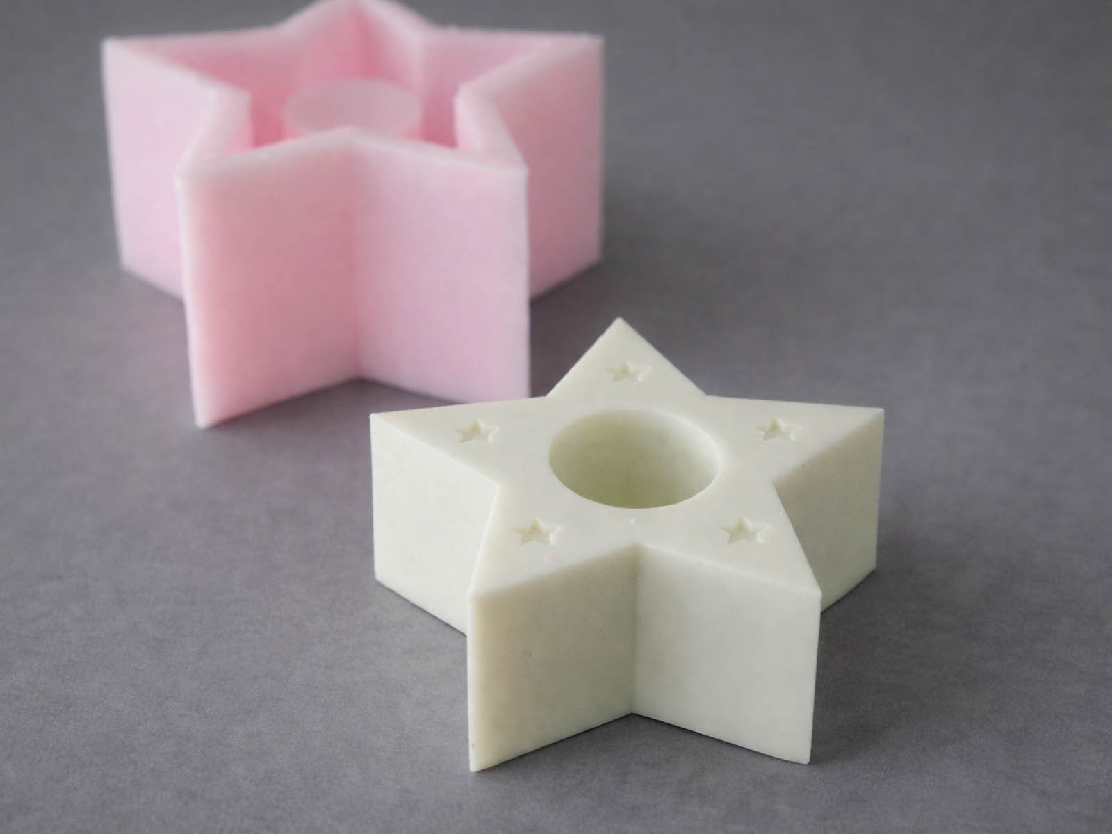 Silikonform-Stabkerzenhalter-mit-Sternen-1 Silikonform Kerzenhalter mit kleinen Sternen – Bild 1