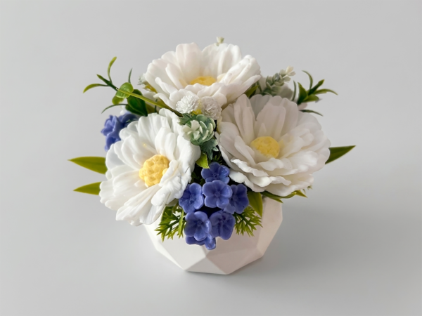 Blumenstrauß in Weiß und Flieder – Bild 6