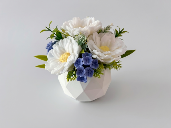 Blumenstrauß in Weiß und Flieder