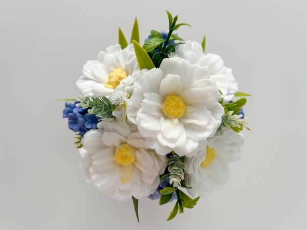 Blumenstrauß in Weiß und Flieder – Bild 3
